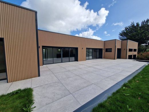 Maison de luxe à Caen, Calvados
