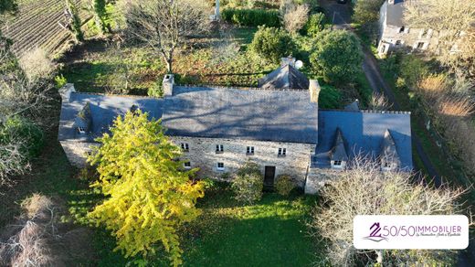 豪宅  Lesneven, Finistère