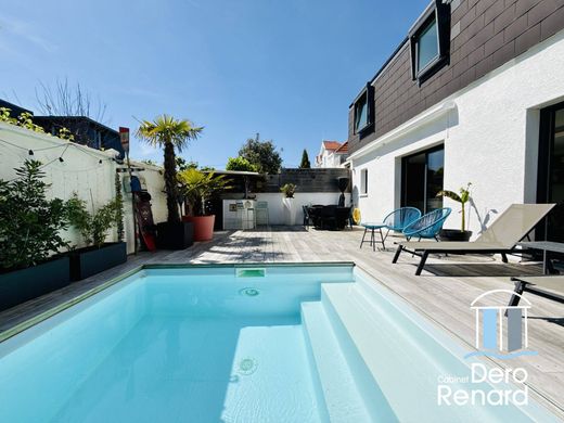 Luxury home in Sainte-Adresse, Seine-Maritime