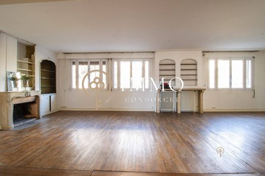 Bourg-la-Reine, Hauts-de-Seineのアパートメント