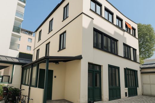 Office in Bastille, République, Nation-Alexandre Dumas, Paris