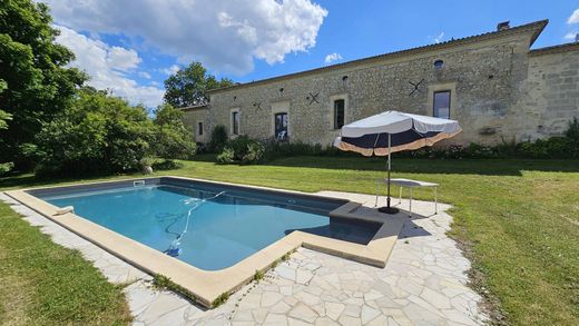 Luxury home in Fronsac, Gironde