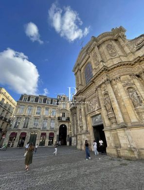 Apartment / Etagenwohnung in Bordeaux, Gironde