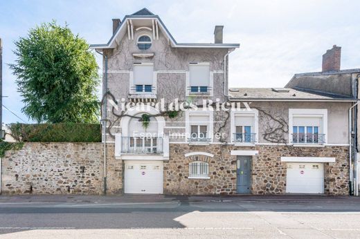 ‏בתי יוקרה ב  לימוז', Haute-Vienne