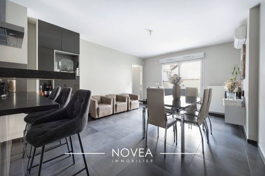 Apartment in Villeurbanne, Rhône