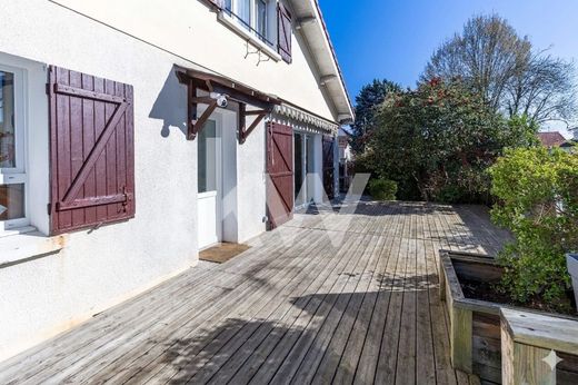 Элитный дом, Houilles, Yvelines
