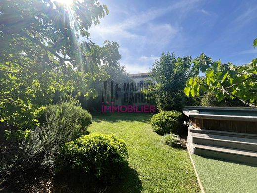 Luxury home in L'Isle-sur-la-Sorgue, Vaucluse