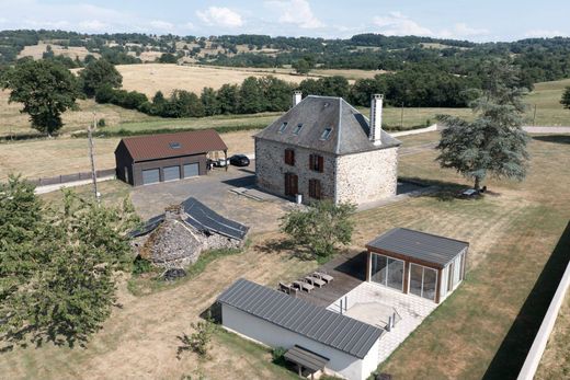 Luxury home in Chalvignac, Cantal