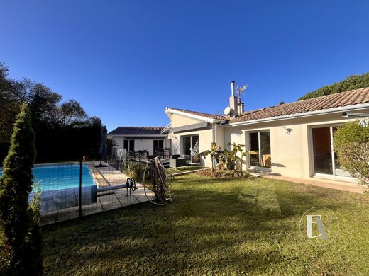 Luxury home in La Teste-de-Buch, Gironde