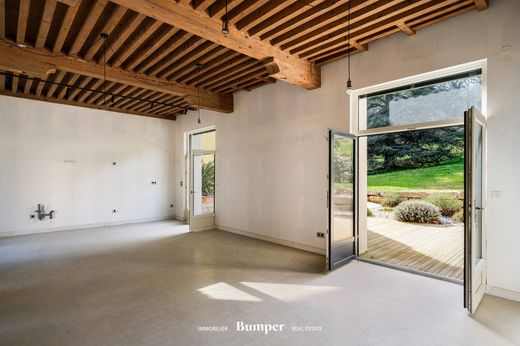 Luxury home in Saint-Genis-Laval, Rhône