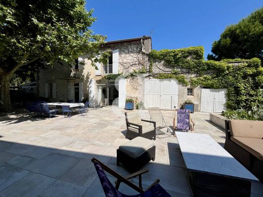 Luxury home in Noves, Bouches-du-Rhône