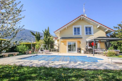 Casa de lujo en Échenevex, Ain