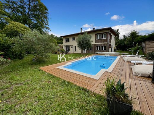 Luxury home in Gradignan, Gironde