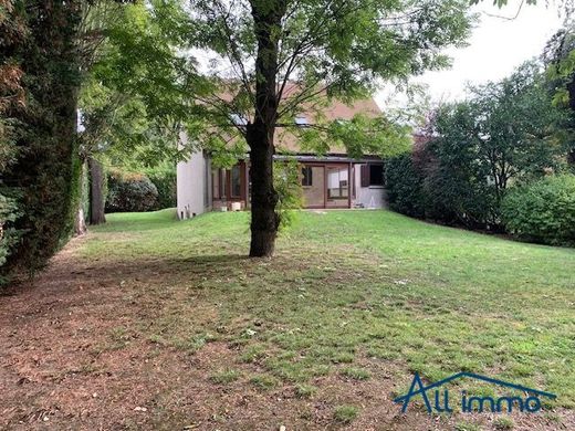 ‏בתי יוקרה ב  Sucy-en-Brie, Val-de-Marne