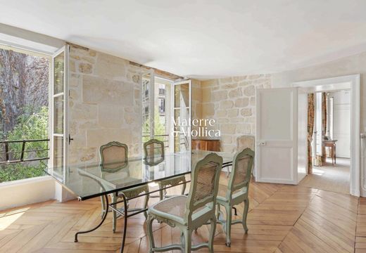 Apartment in Saint-Germain, Odéon, Monnaie, Paris