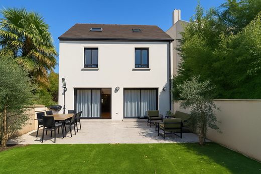 Luxury home in Saint-Maur-des-Fossés, Val-de-Marne
