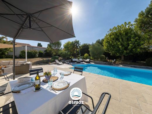Casa di lusso a Lagord, Charente-Maritime