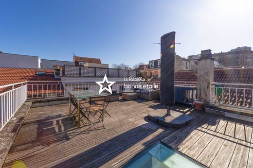 Luxury home in Buttes-Chaumont, Villette, Bas Belleville, Paris