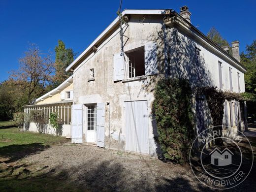 Casa di lusso a Tresses, Gironda