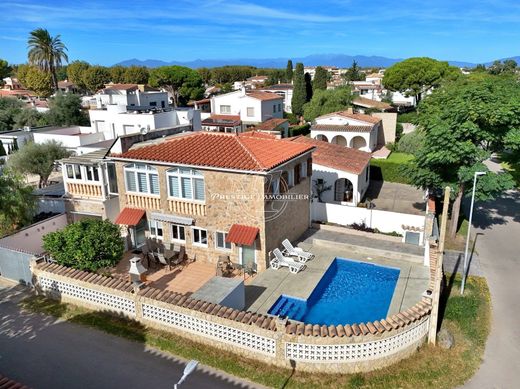 Luxury home in Empuriabrava, Province of Girona