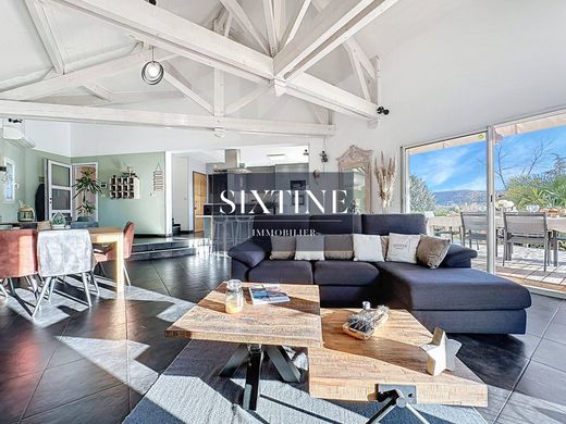 호화 저택 / Bourgoin-Jallieu, Isère