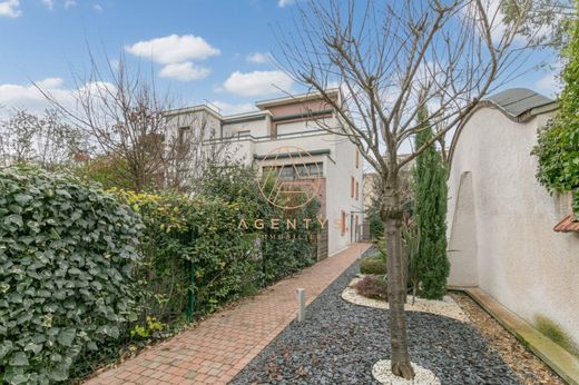 Piso / Apartamento en Saint-Maur-des-Fossés, Valle de Marne