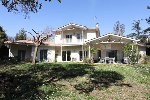 Luxury home in Sainte-Eulalie, Gironde