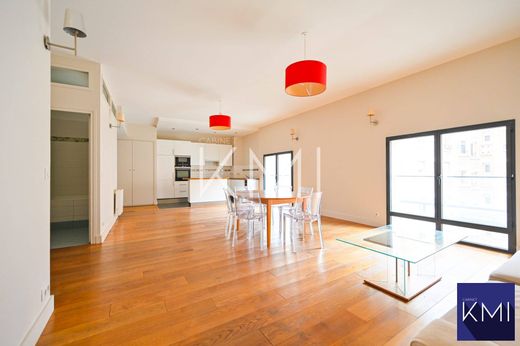 Appartement à Montmartre, Abbesses, Grandes-Carrières, Paris