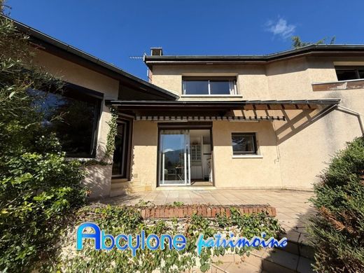 Casa de lujo en Montbonnot-Saint-Martin, Isere