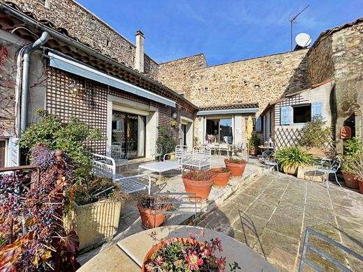 Luxury home in Saint-Just-d'Ardèche, Ardèche