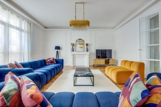 Appartamento a Champs-Elysées, Madeleine, Triangle d’or, Parigi