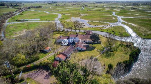 Luxus-Haus in Sallertaine, Vendée