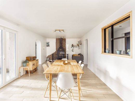 Casa di lusso a Pierrevert, Alpi dell'Alta Provenza