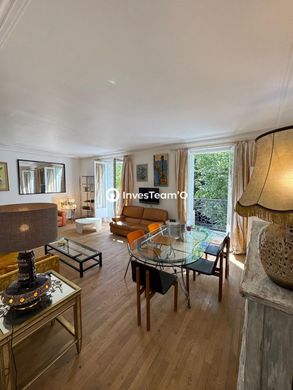 아파트 / Montmartre, Abbesses, Grandes-Carrières, Paris