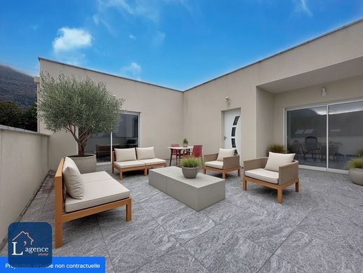 Casa de lujo en Farges, Ain