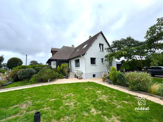 Luxury home in Sainte-Marguerite-sur-Duclair, Seine-Maritime