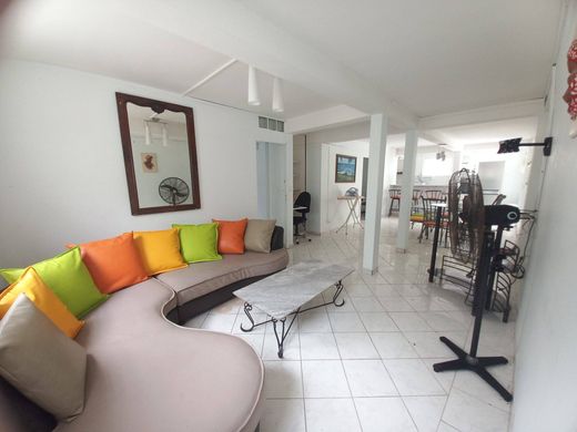 Apartment / Etagenwohnung in Le Lamentin, Martinique