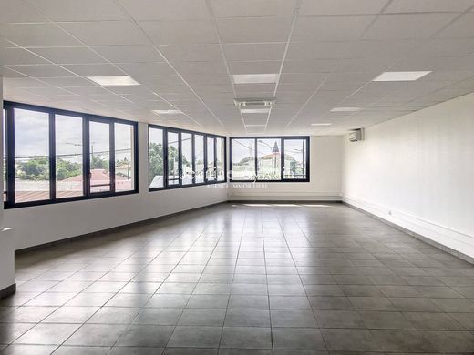 办公室  Pirae, Îles du Vent