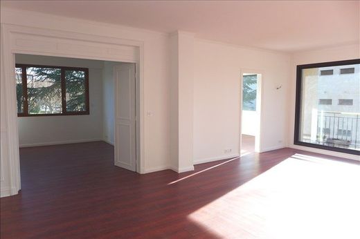Apartament w Noisy-le-Roi, Yvelines