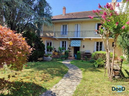 호화 저택 / Condom, Gers