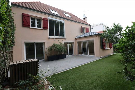 Luxe woning in Nanterre, Hauts-de-Seine