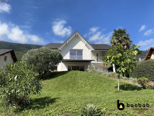 Maison de luxe à Le Bourget-du-Lac, Savoie