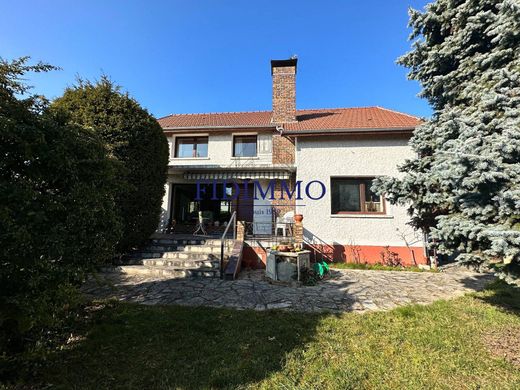 Ormesson-sur-Marne, Val-de-Marneの高級住宅