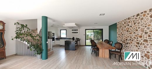 Luxury home in Jouars-Pontchartrain, Yvelines
