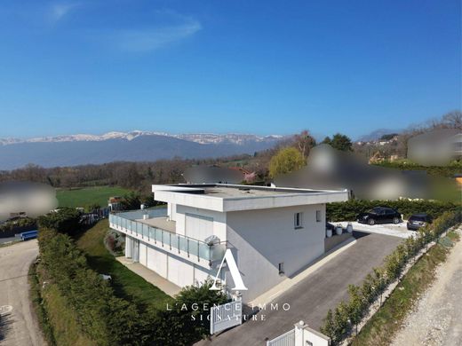 Luxury home in Grilly, Ain