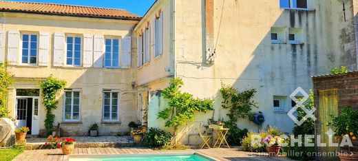 Maison de luxe à Tonnay-Charente, Charente-Maritime