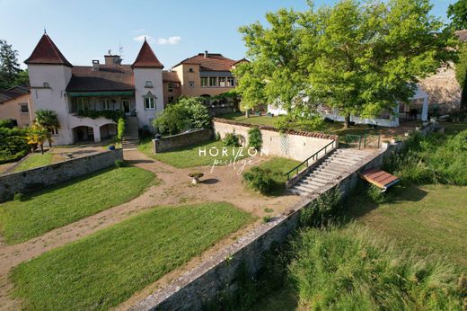 Cluny, Saône-et-Loireの高級住宅