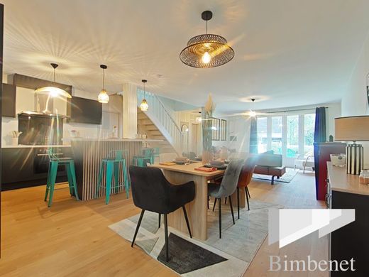 Πολυτελή κατοικία σε Olivet, Loiret