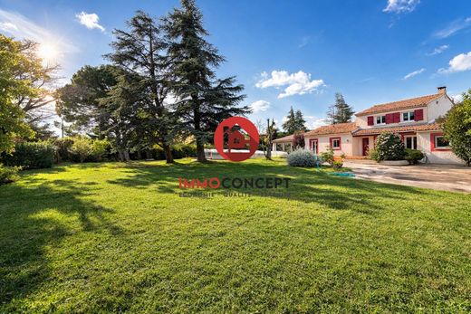 Luxury home in Rochefort-du-Gard, Gard