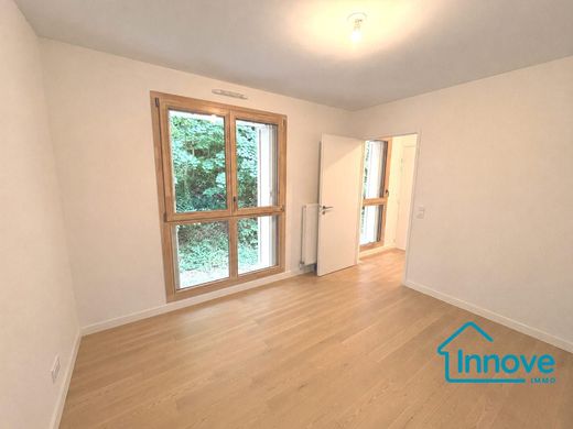 Apartment / Etagenwohnung in Viroflay, Yvelines